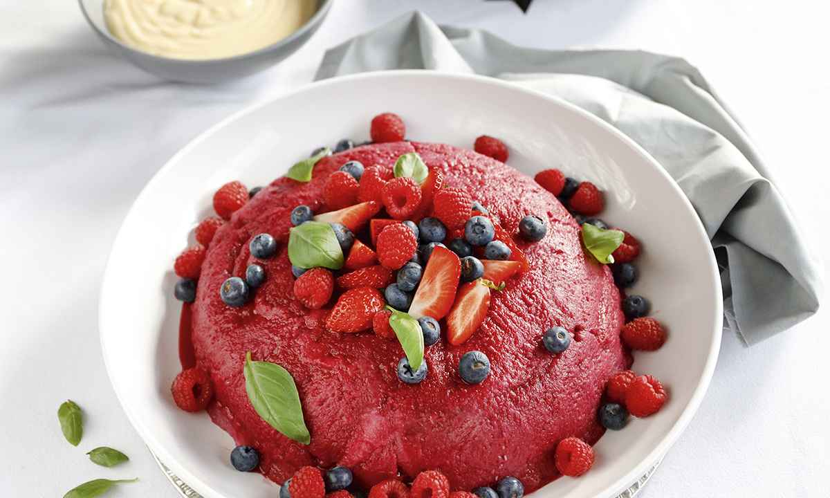 Recipe Summer pudding with basil custard SALIFE